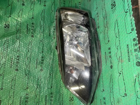 Škoda Fabia 3 levý světlomet
